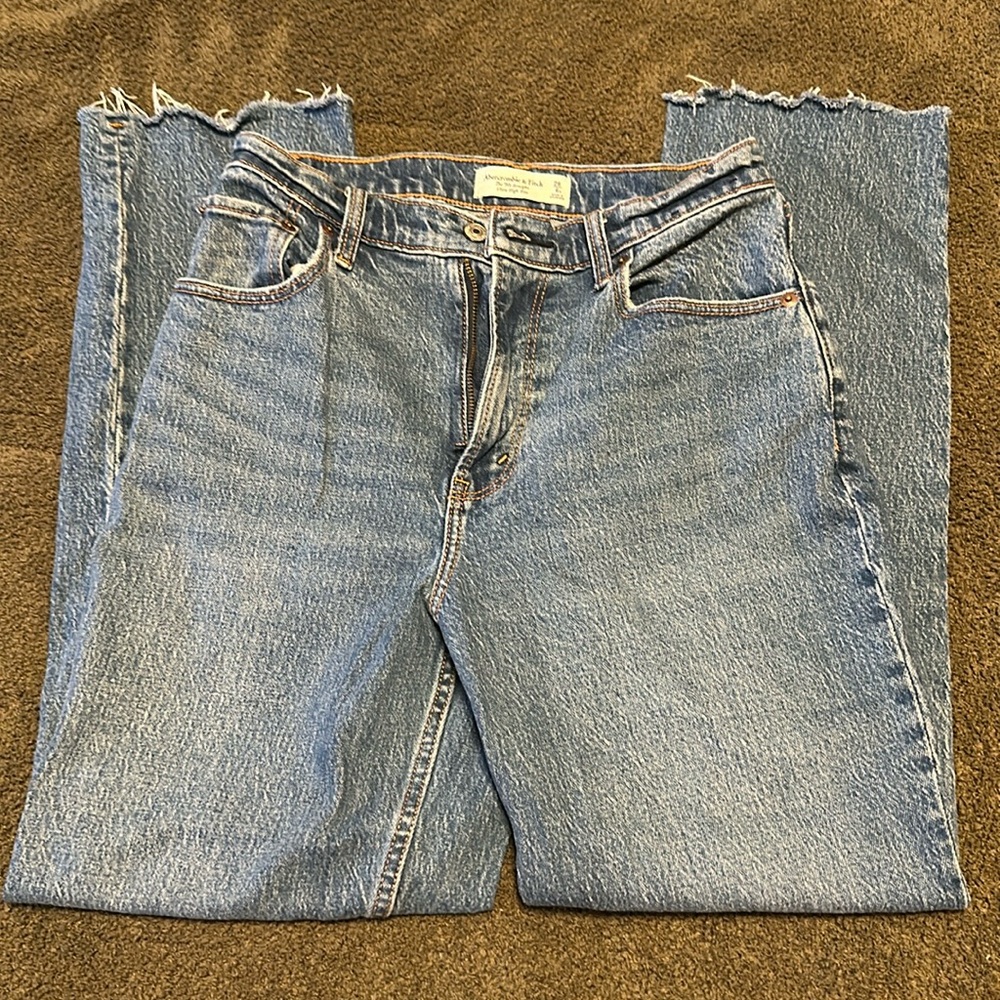 Abercrombie The 90s Straight Ultra High Rise in Curve Love 6 Short